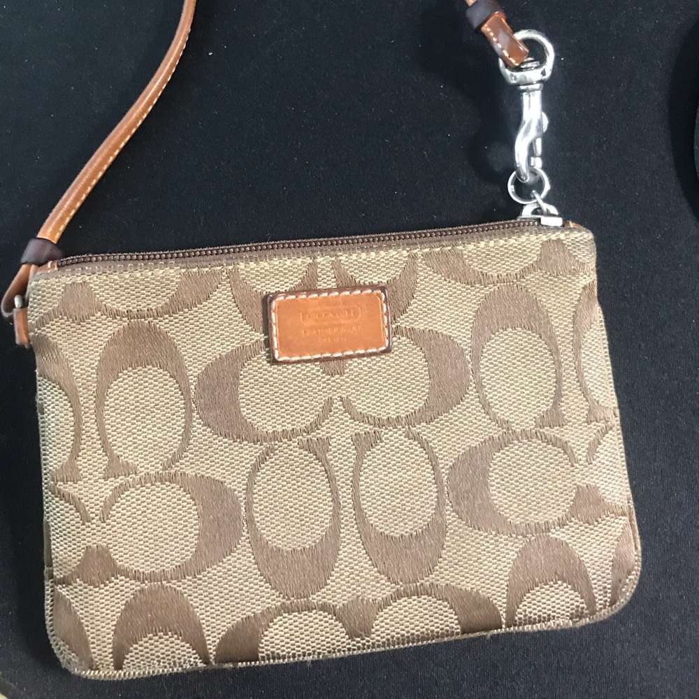Coach wristlet wallet